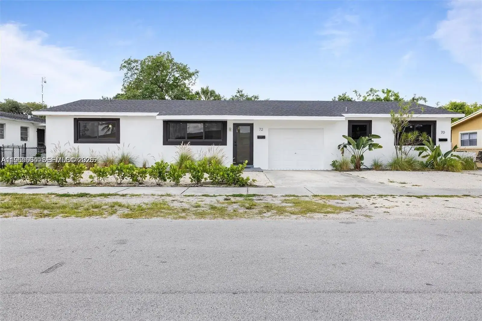 2 bedroom 1 bath Residential Lease for rent at 70 NE 186th Ter # 70, Miami FL 33179