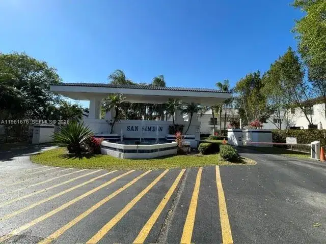 3 bedroom 2 bath Residential for sale at 21300 San Simeon Way # 01, Miami FL 33179