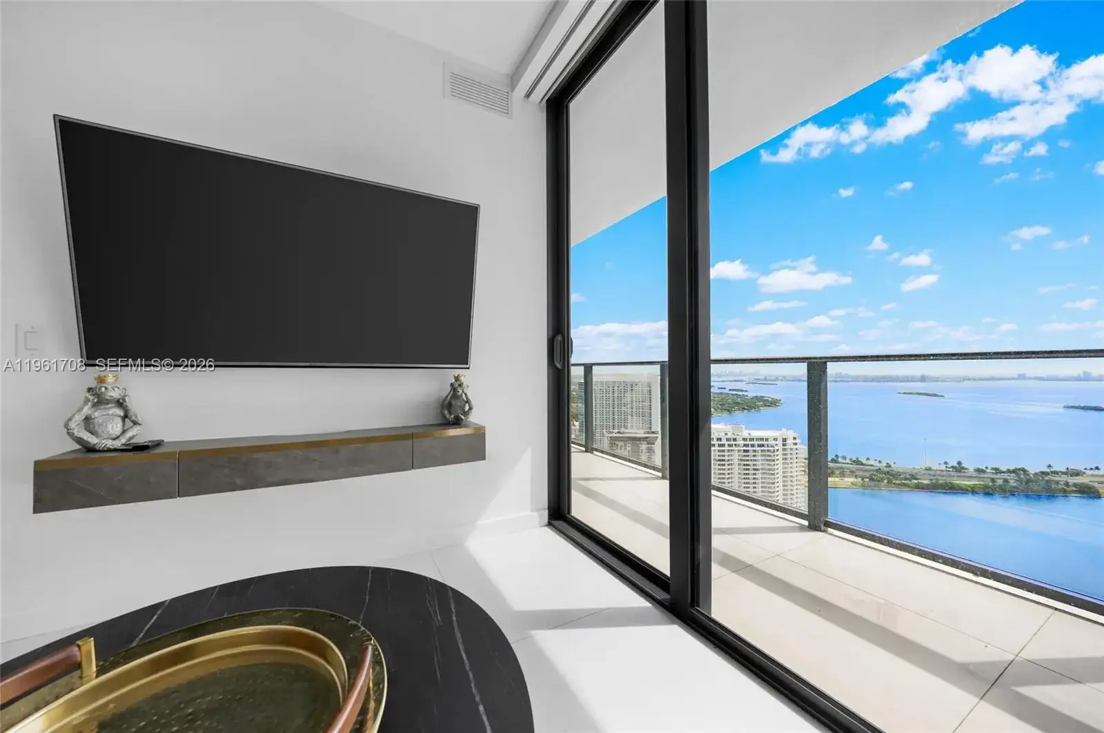 1 bedroom 1 bath Residential Lease for rent at 501 NE 31st St # 3902, Miami FL 33137