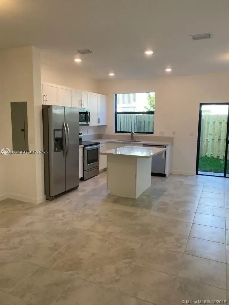 3 bedroom 3 bath Residential for sale at 388 NE 208th Ter, Miami FL 33179