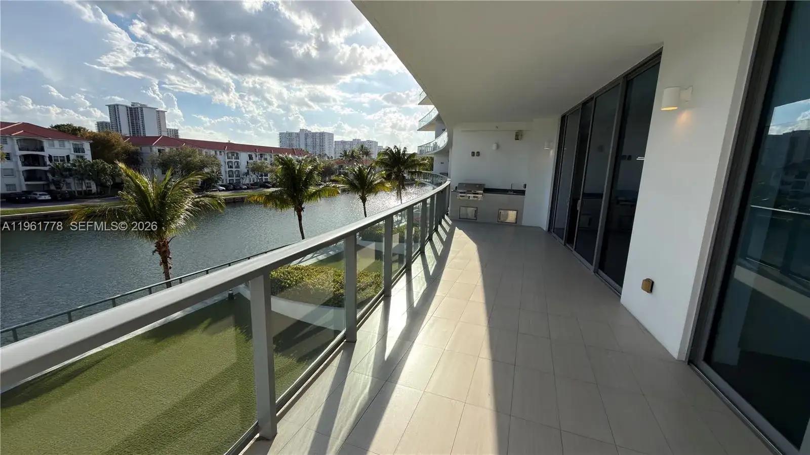 3 bedroom 4 bath Residential for sale at 3250 NE 188th St # 204, Aventura FL 33180