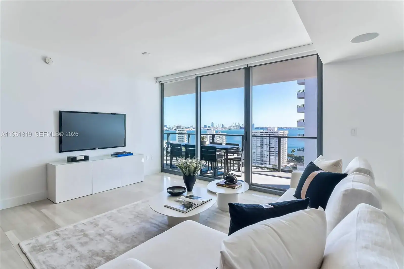 1 bedroom 1 bath Residential for sale at 1451 Brickell Ave # 1602, Miami FL 33131
