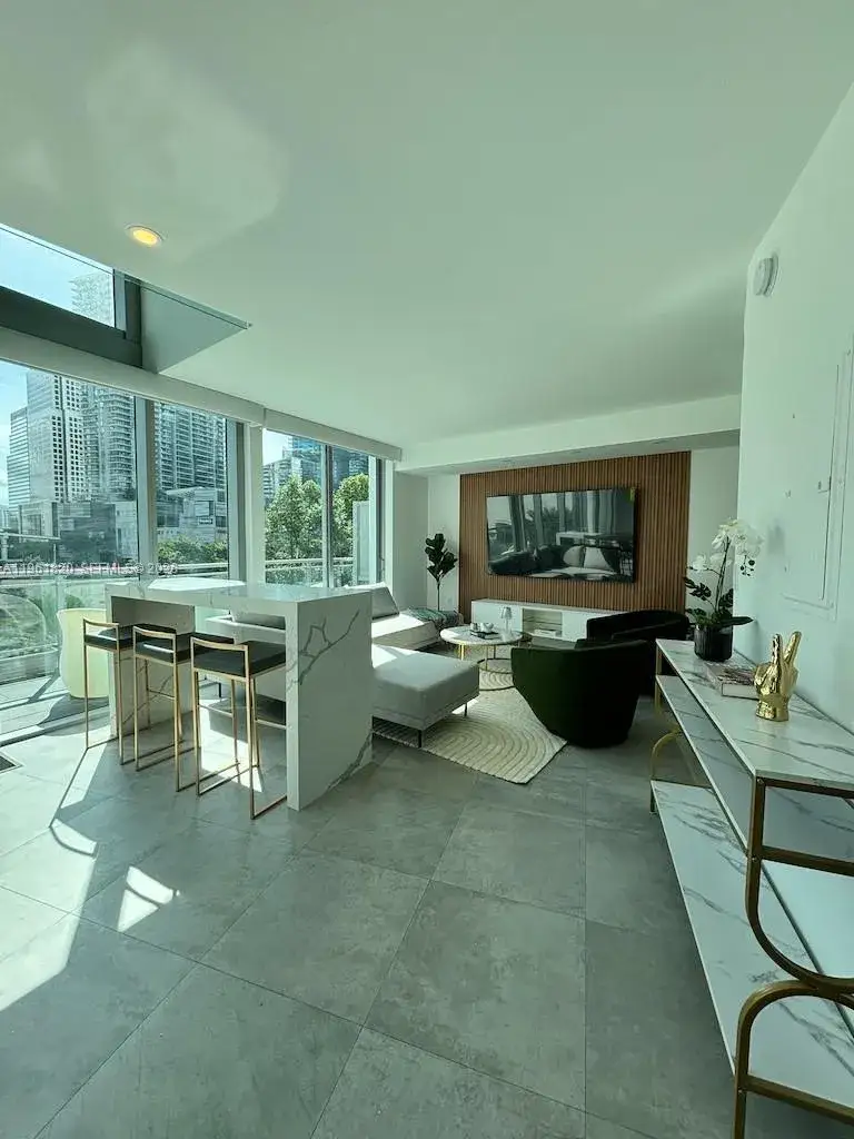 2 bedroom 3 bath Residential Lease for rent at 92 SW 3rd St # 510, Miami FL 33130