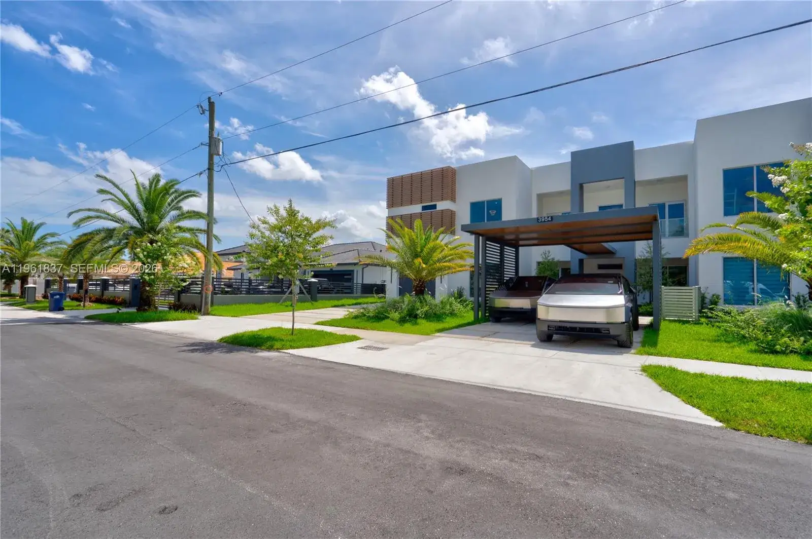 4 bedroom 4 bath Residential for sale at 3951 SW 138th Ave, Miami FL 33175