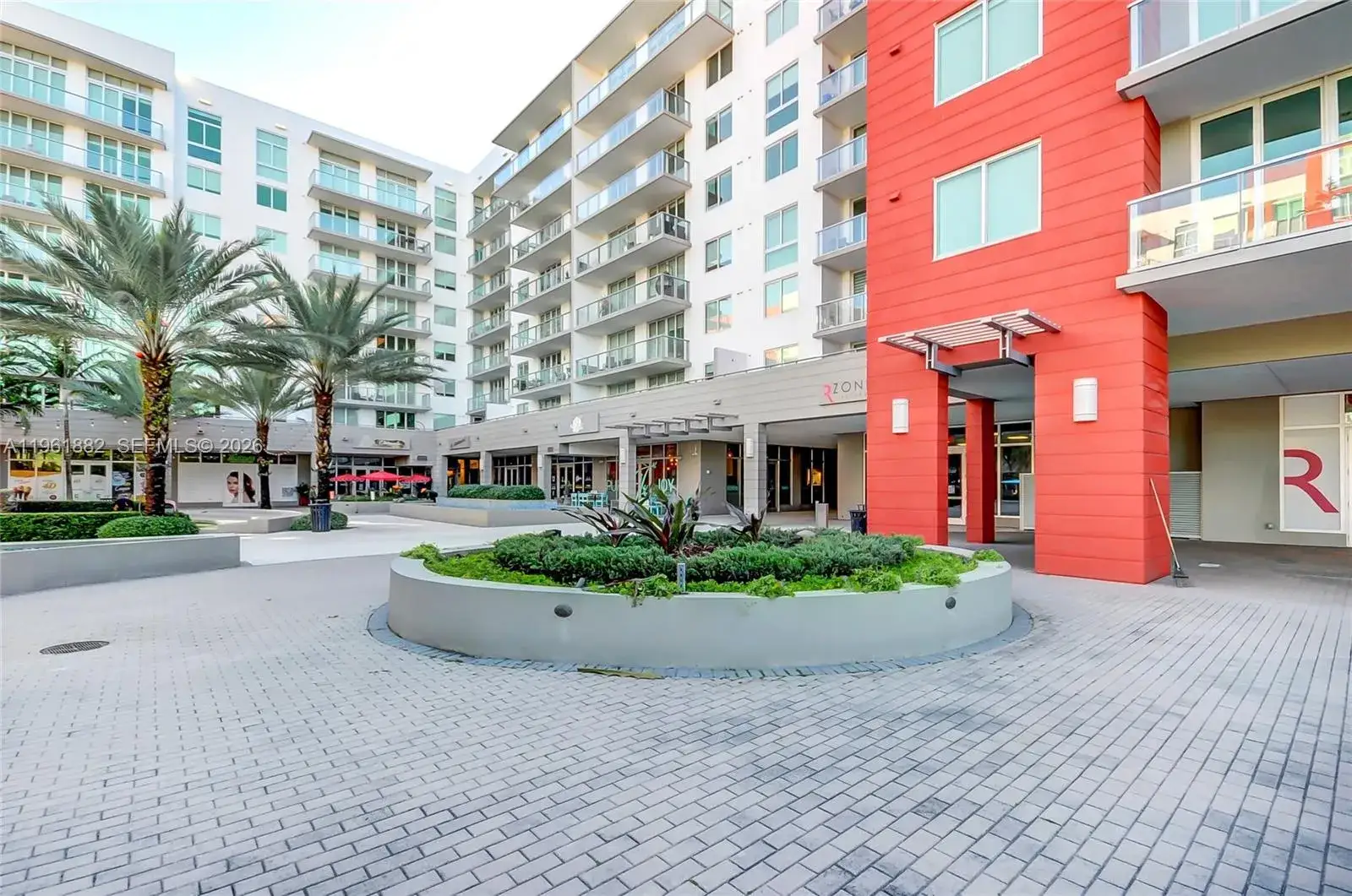 1 bedroom 1 bath Residential for sale at 7661 NW 107th Ave # 506, Doral FL 33178