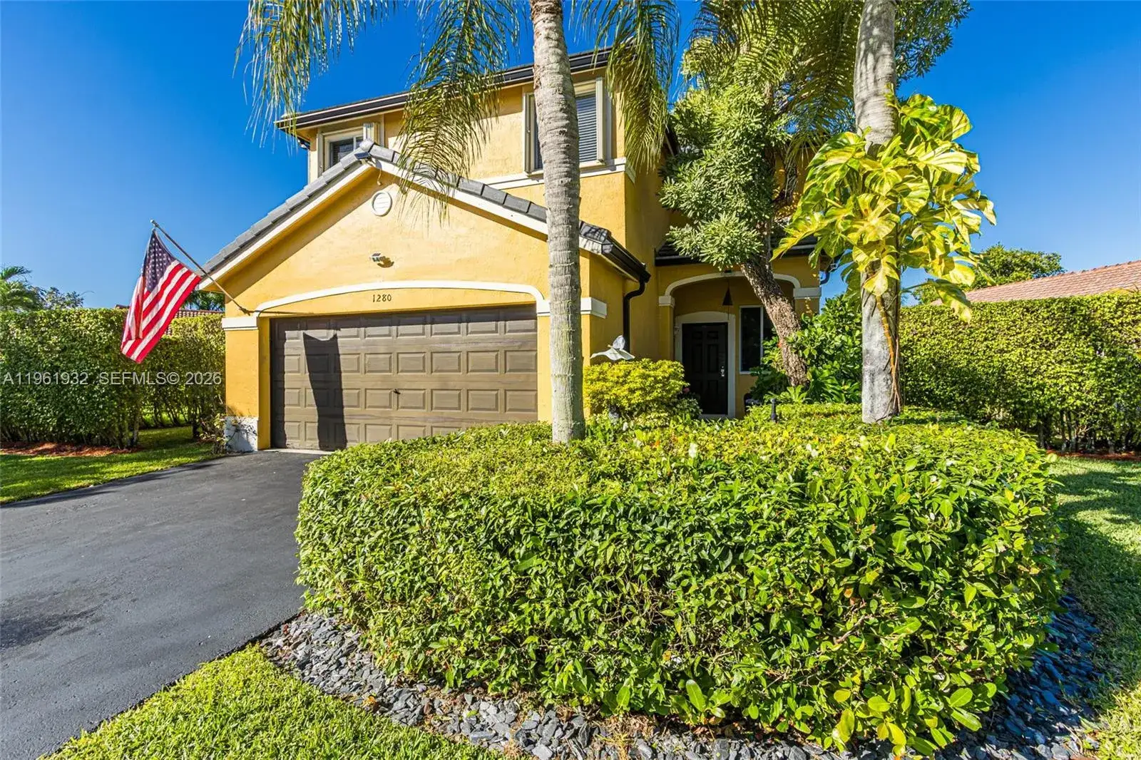 4 bedroom 2 bath Residential for sale at 1280 Majesty Ter, Weston FL 33327
