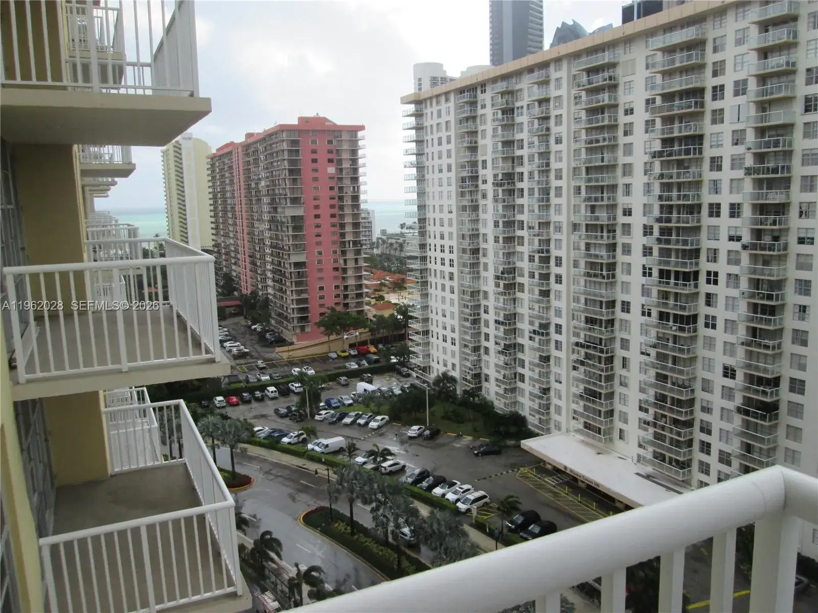 1 bedroom 2 bath Residential for sale at 231 174th St # 1706, Sunny Isles Beach FL 33160