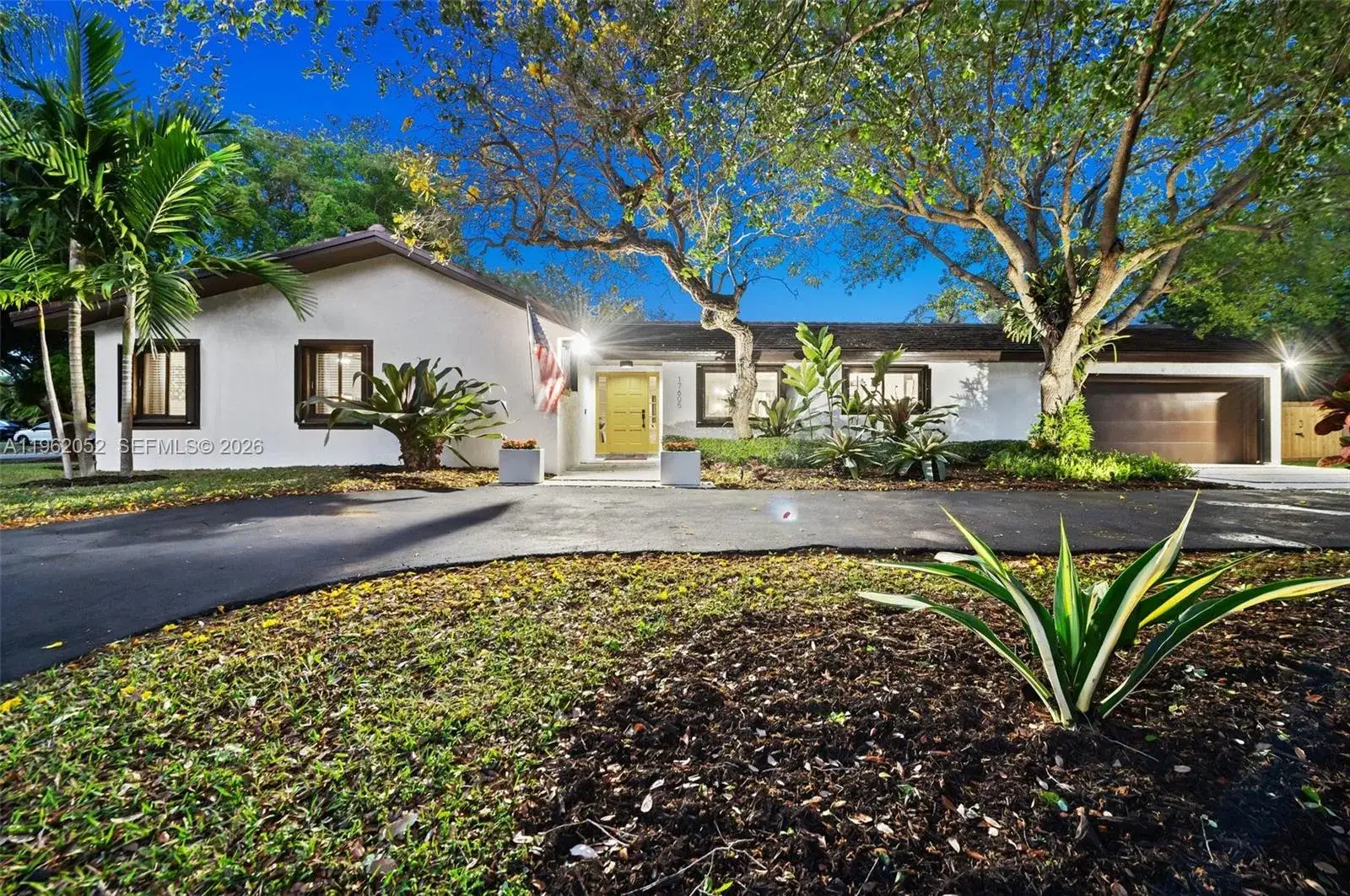 4 bedroom 3 bath Residential for sale at 17605 SW 86th Ave, Palmetto Bay FL 33157