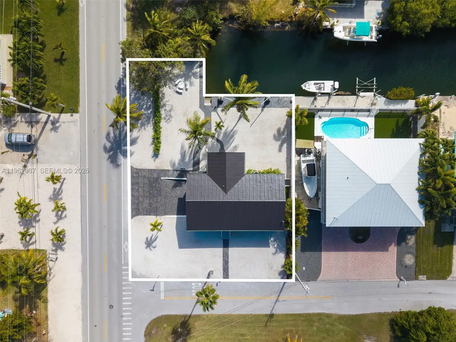 3 bedroom 2 bath Residential for sale at 30368 Killdeer Ln, Big Pine FL 33043