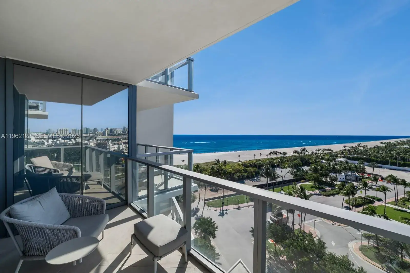 1 bedroom 1 bath Residential for sale at 2201 Collins Ave # 1010, Miami Beach FL 33139