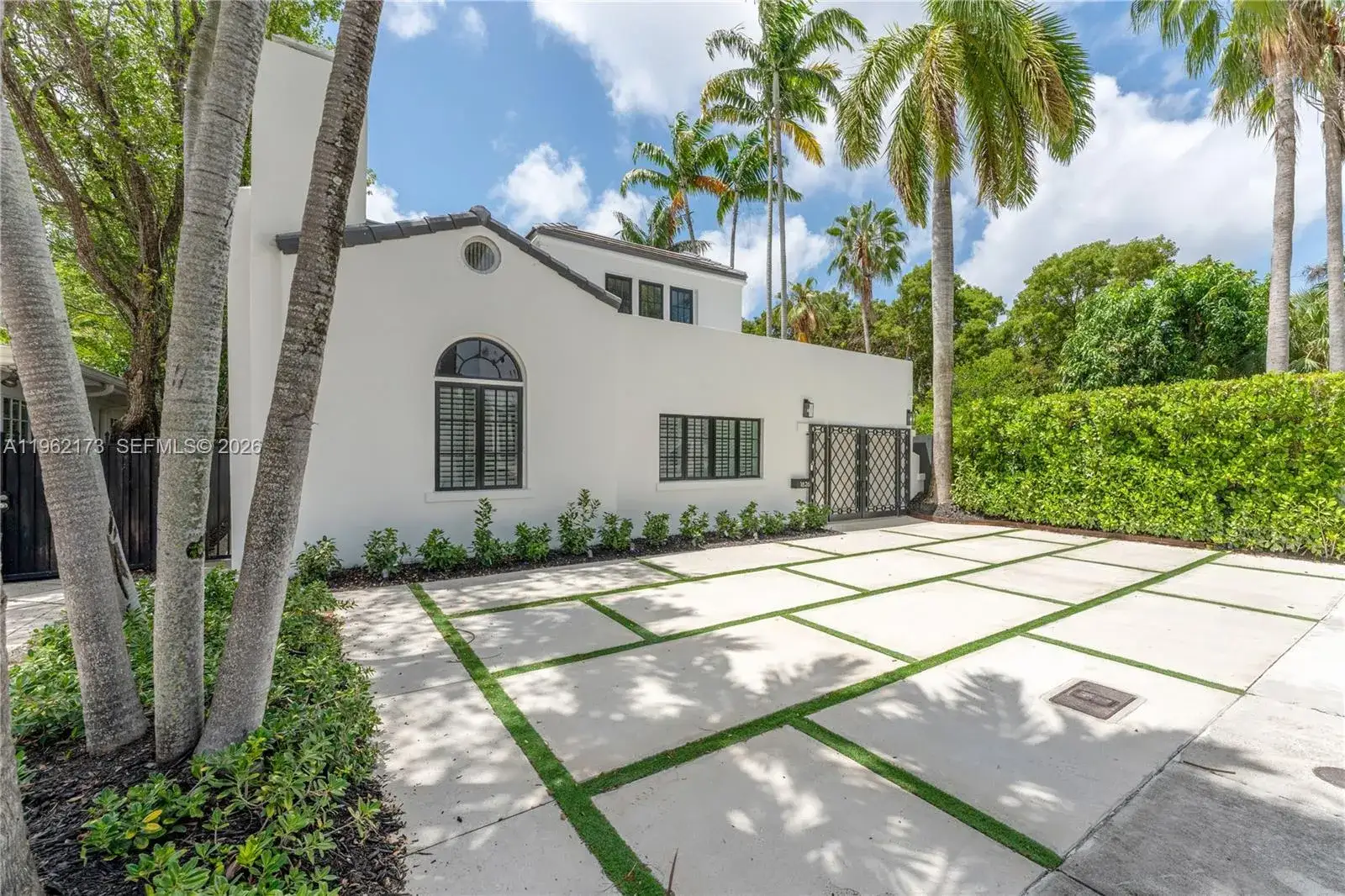 4 bedroom 3 bath Residential Lease for rent at 1826 Fairhaven Pl, Miami FL 33133