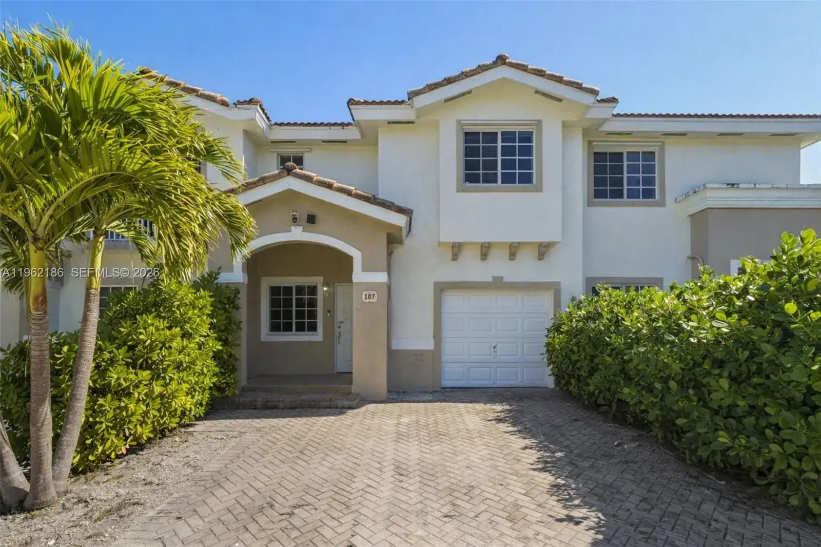 3 bedroom 2 bath Residential for sale at 13958 SW 260th St # 107, Homestead FL 33032