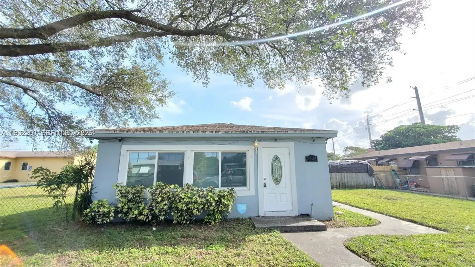 1 bedroom 1 bath Residential Lease for rent at 2124 Scott St, Hollywood FL 33020