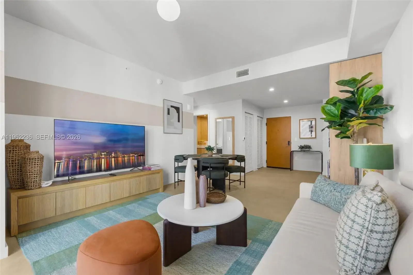 1 bedroom 1 bath Residential for sale at 11 NE 6th St # 1611, Miami FL 33132