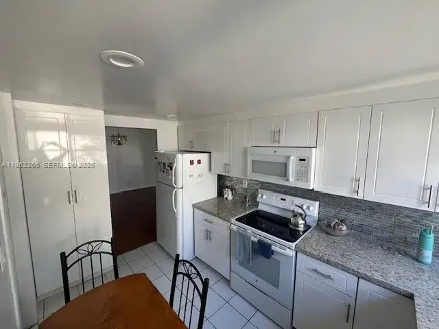 2 bedroom 2 bath Residential for sale at 920 NE 199th St # 4S, Miami FL 33179