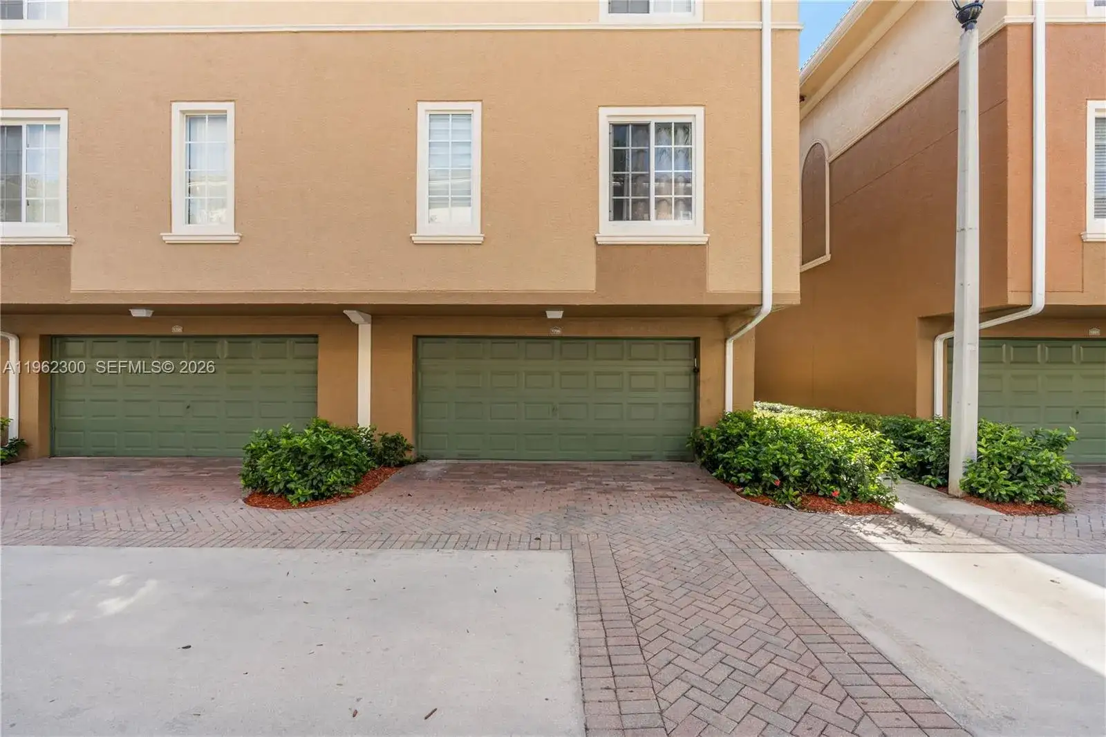 4 bedroom 3 bath Residential for sale at 2991 NE 185th St # 1706, Aventura FL 33180