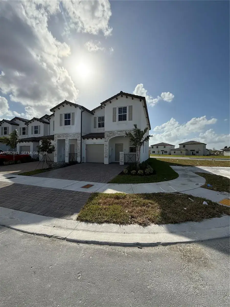 3 bedroom 2 bath Residential for sale at 2810 SE 24th Ave, Homestead FL 33035