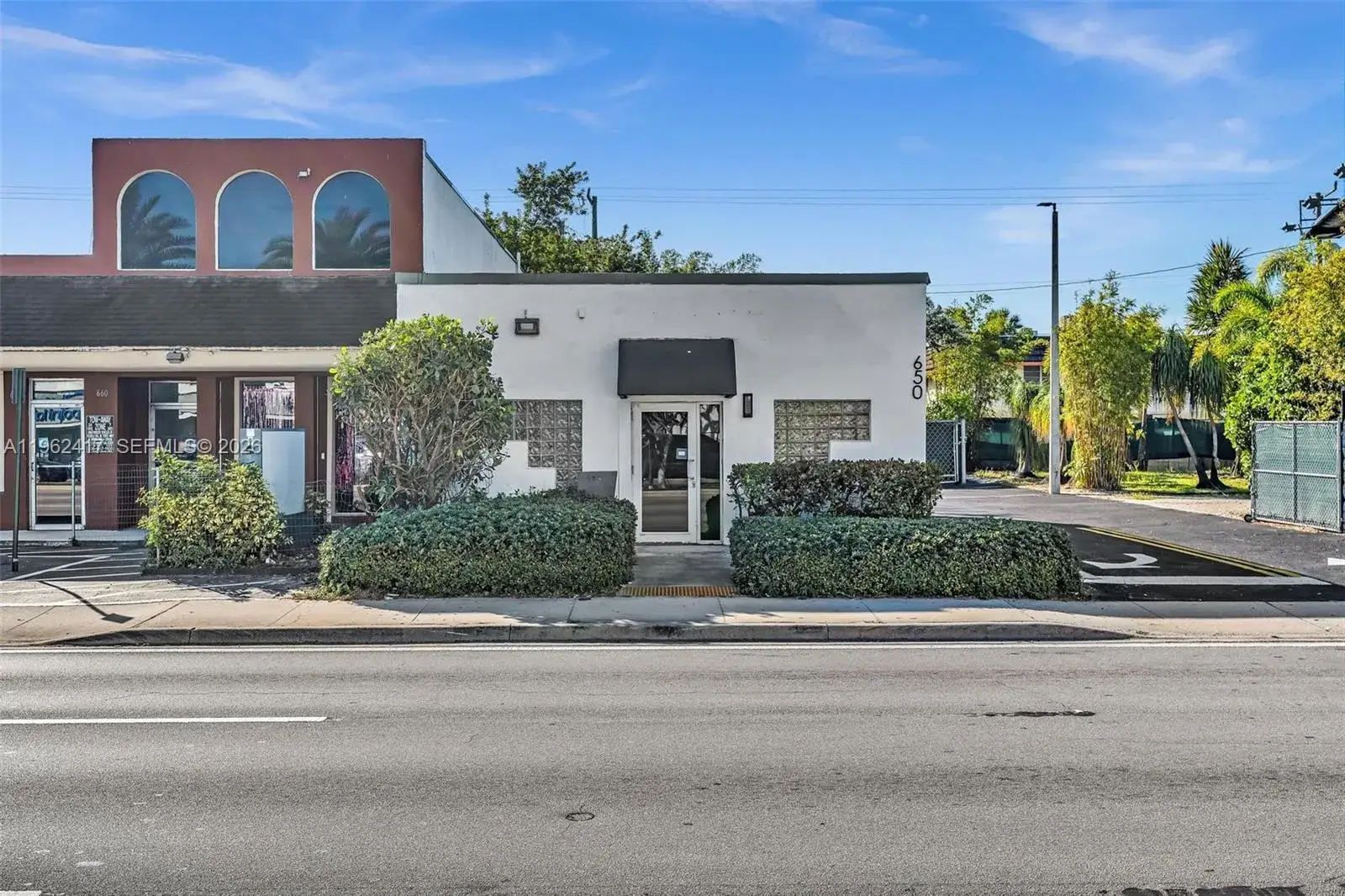 Commercial Sale for sale at 650 NE 167th St, Miami FL 33162