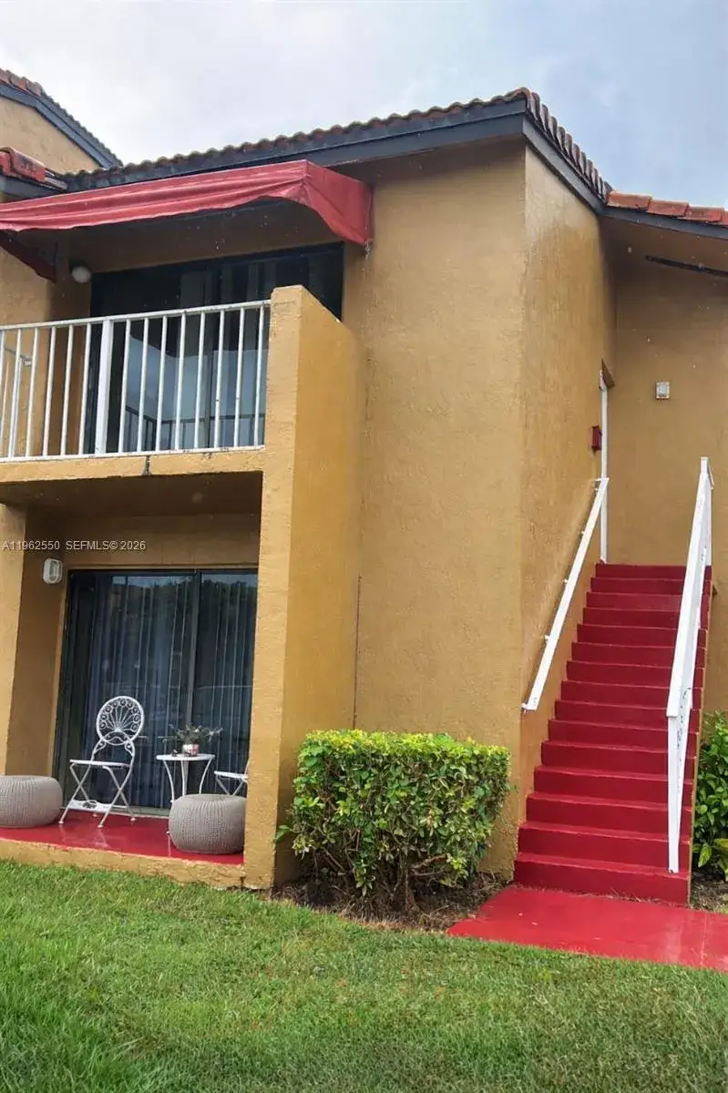 1 bedroom 1 bath Residential for sale at 15630 SW 80th St # 201, Miami FL 33193