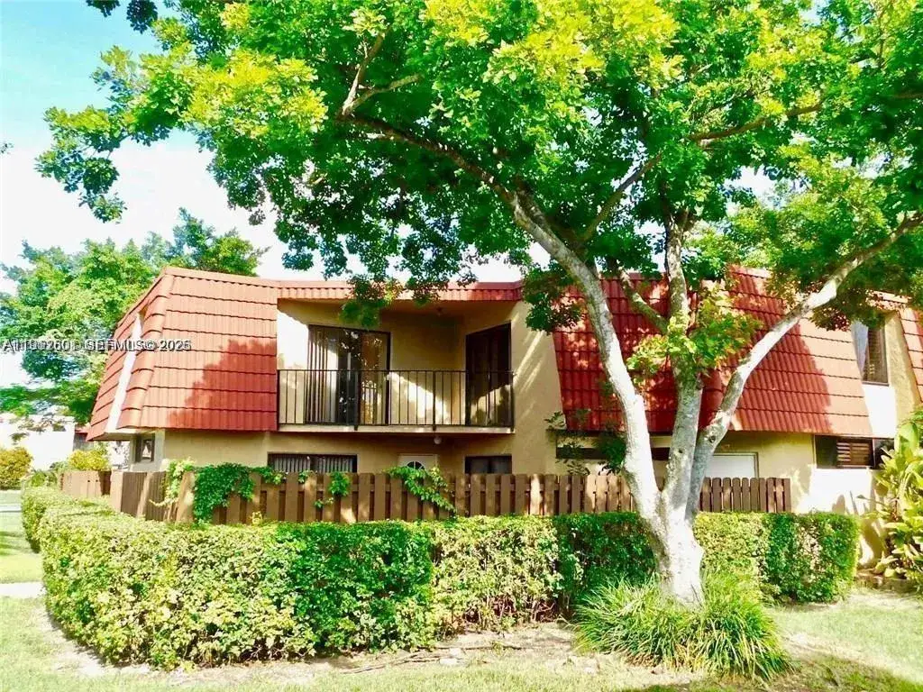 2 bedroom 2 bath Residential for sale at 8329 Trent Ct Apt A, Boca Raton FL 33433