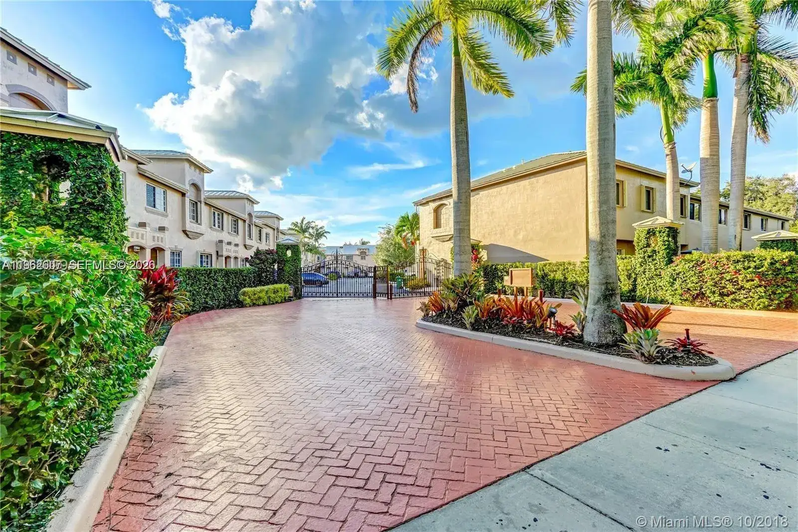 3 bedroom 2 bath Residential for sale at 15800 SW 92nd Ave # 11B, Palmetto Bay FL 33157
