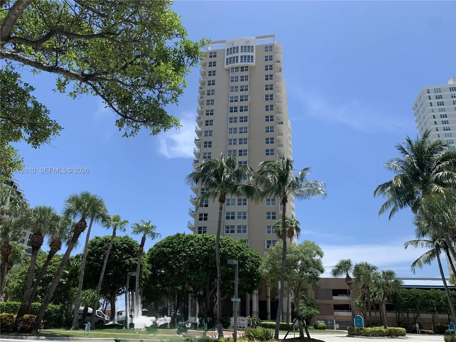1 bedroom 1 bath Residential for sale at 770 Claughton Island Dr # 606, Miami FL 33131