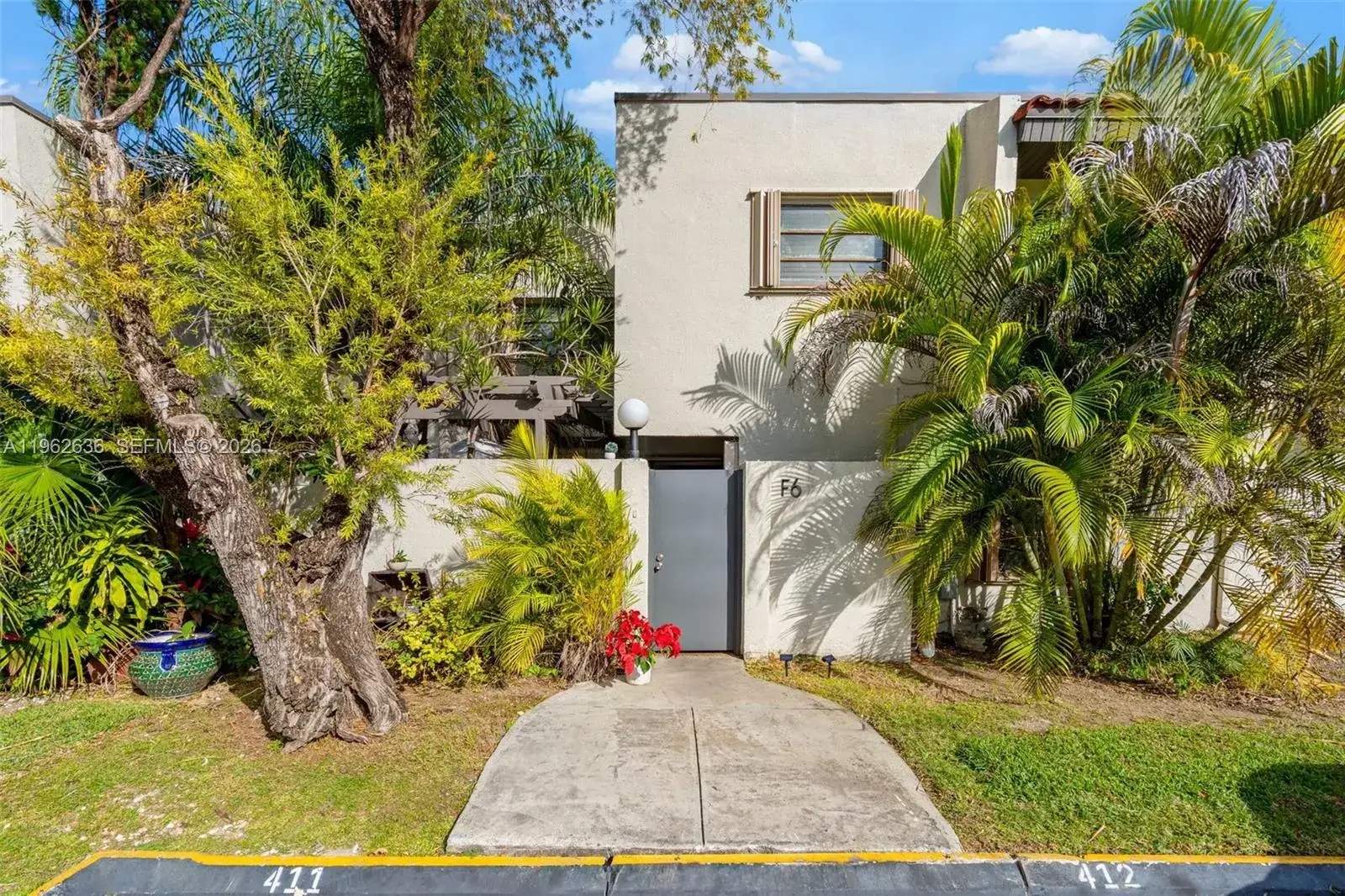 3 bedroom 2 bath Residential for sale at 4726 SW 67th Ave # F6, Miami FL 33155