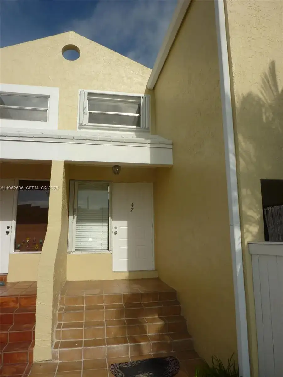 2 bedroom 2 bath Residential for sale at 4535 SW 68th Ct Cir # 7, Miami FL 33155