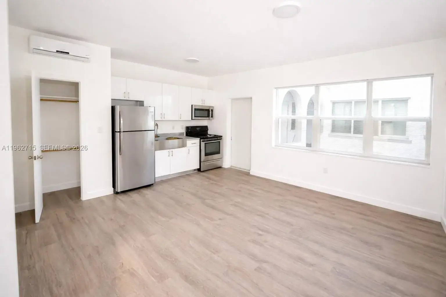 1 bath Residential Lease for rent at 402 NW 12th Ave # 204, Miami FL 33128