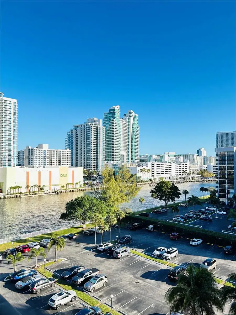 1 bedroom 1 bath Residential Lease for rent at 800 Parkview Dr # 912, Hallandale Beach FL 33009