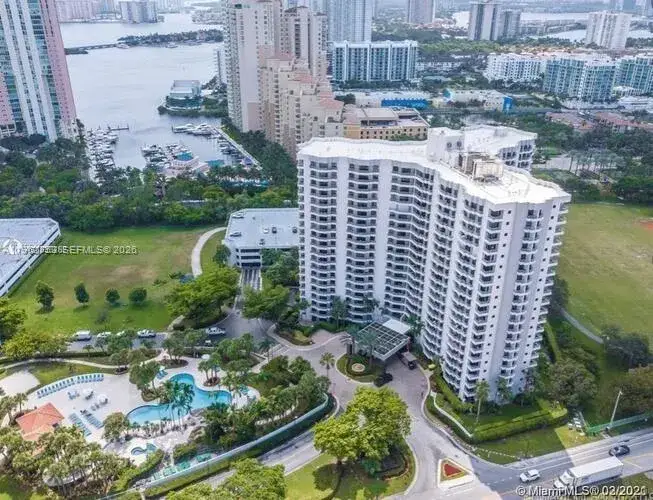 2 bedroom 2 bath Residential for sale at 3300 NE 191st St # 1807, Aventura FL 33180