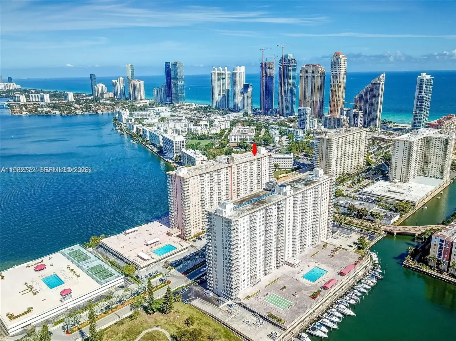 1 bedroom 1 bath Residential for sale at 251 174th St # 1715, Sunny Isles Beach FL 33160