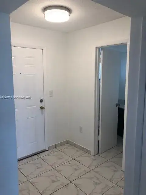 1 bedroom 1 bath Residential for sale at 1201 NE 191st St # G411, Miami FL 33179