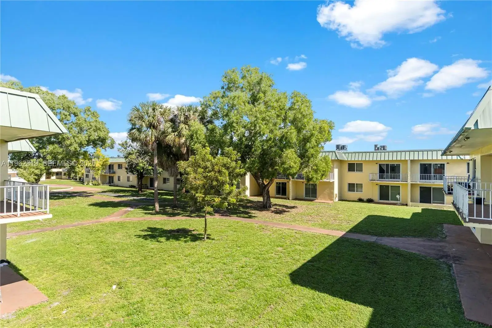 2 bedroom 1 bath Residential for sale at 505 NW 177th St # 243, Miami Gardens FL 33169