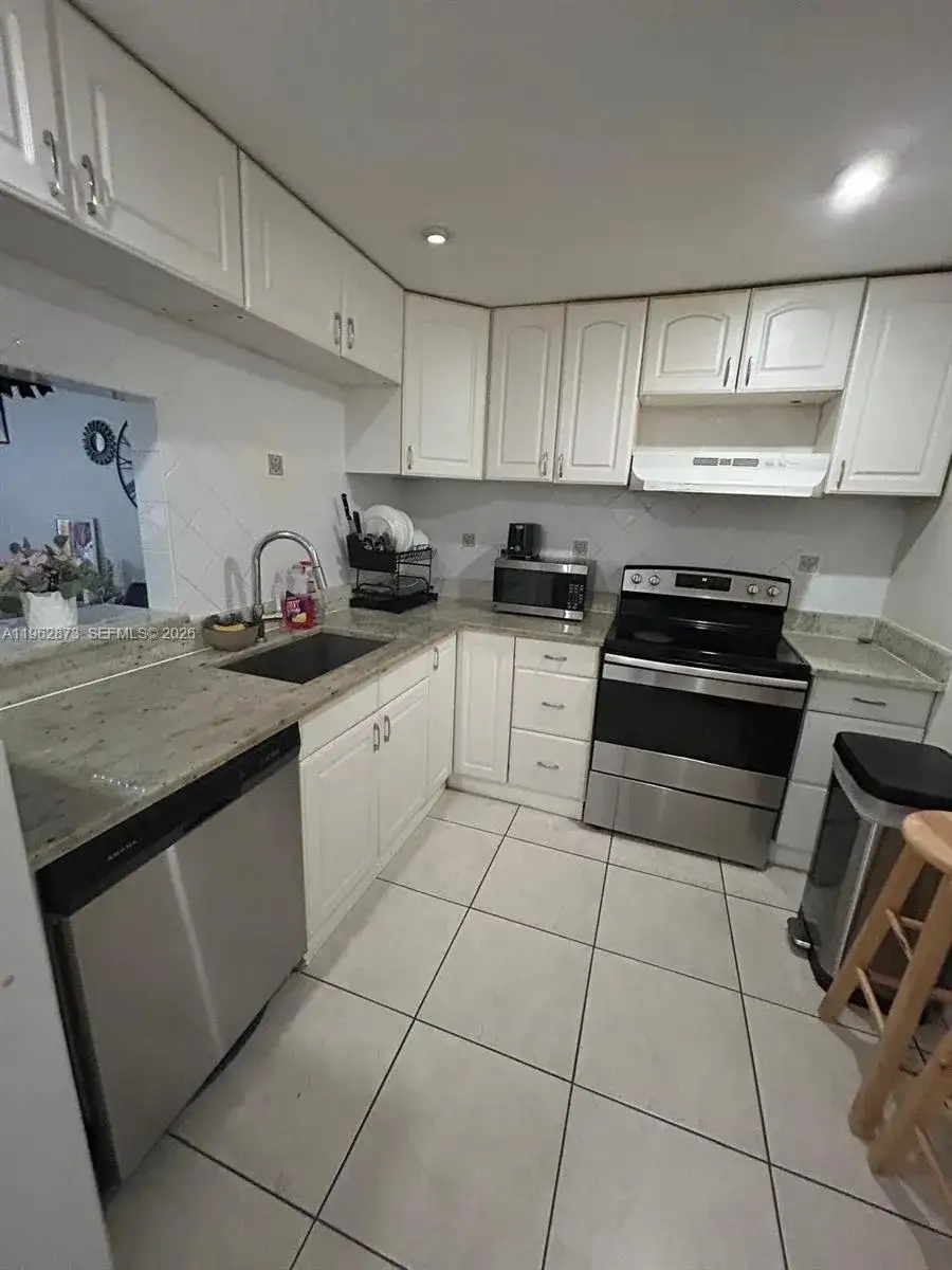 2 bedroom 2 bath Residential for sale at 4314 NW 9th Ave # 3H, Deerfield Beach FL 33064