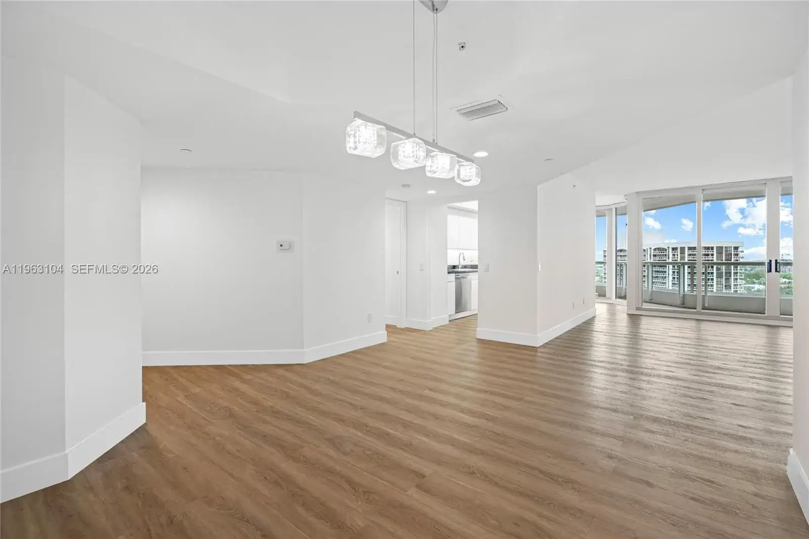 3 bedroom 2 bath Residential for sale at 21055 Yacht Club Dr # 1903, Aventura FL 33180