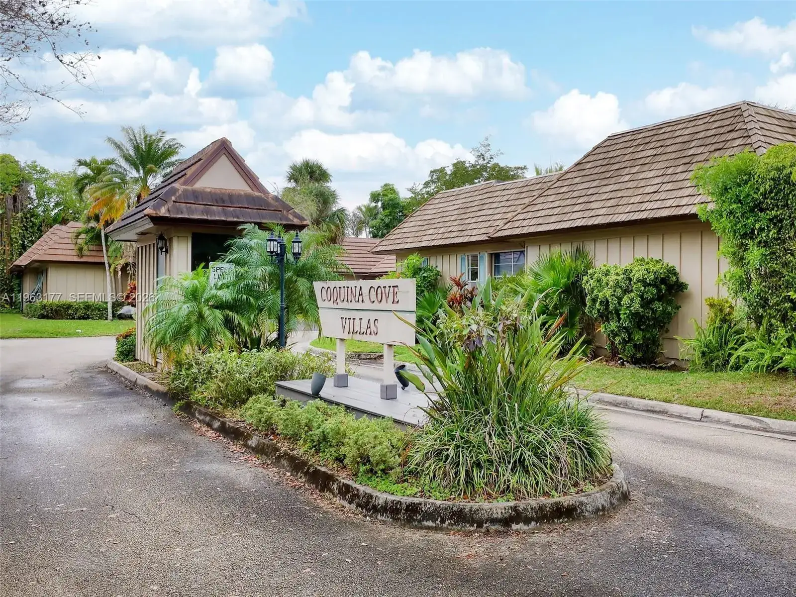 3 bedroom 2 bath Residential for sale at 1901 Coquina Way, Coral Springs FL 33071