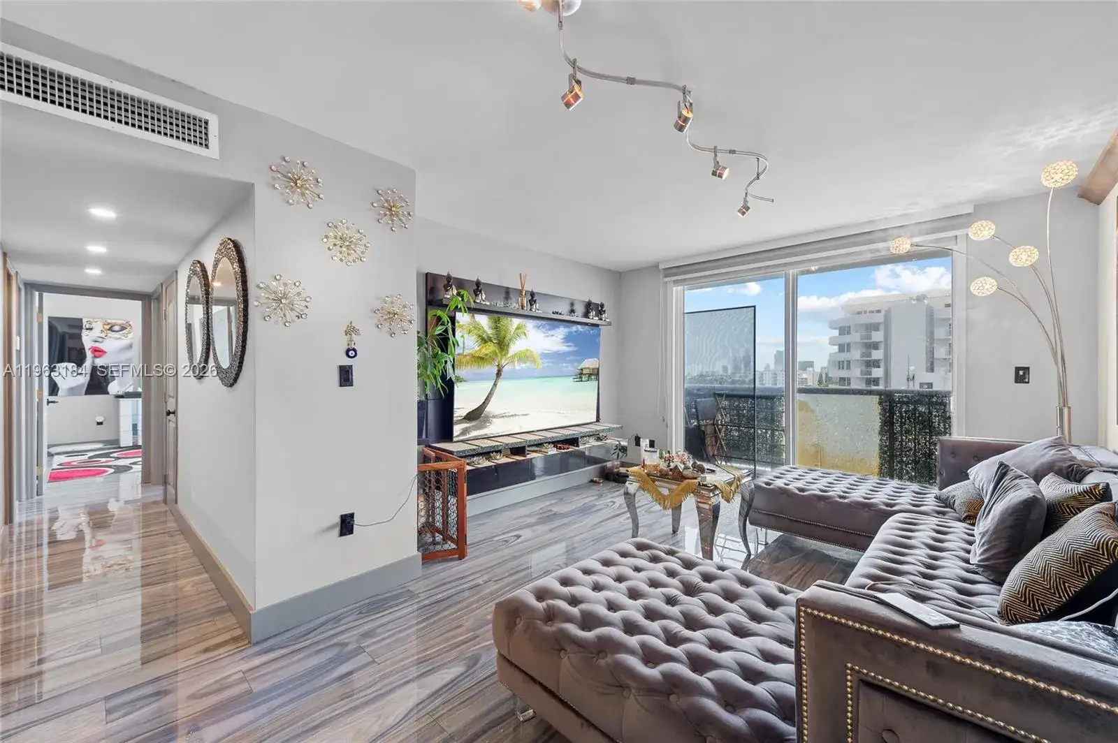2 bedroom 2 bath Residential Lease for rent at 1345 Lincoln Rd # 1105, Miami Beach FL 33139