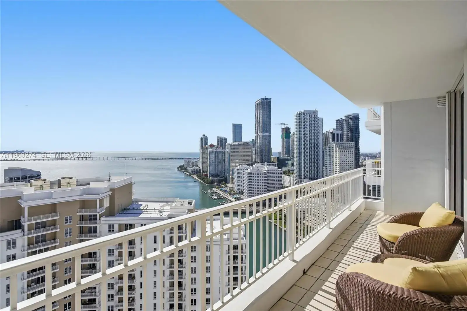 3 bedroom 3 bath Residential Lease for rent at 801 Brickell Key Blvd # 3209, Miami FL 33131
