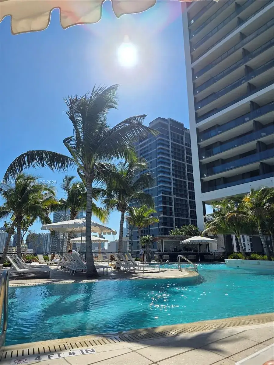 2 bedroom 2 bath Residential for sale at 159 NE 6th St # 4302, Miami FL 33132