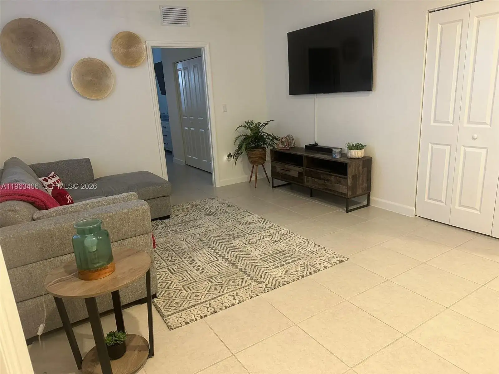 1 bedroom 1 bath Residential Lease for rent at 23393 SW 133rd Ave # 1, Miami FL 33170