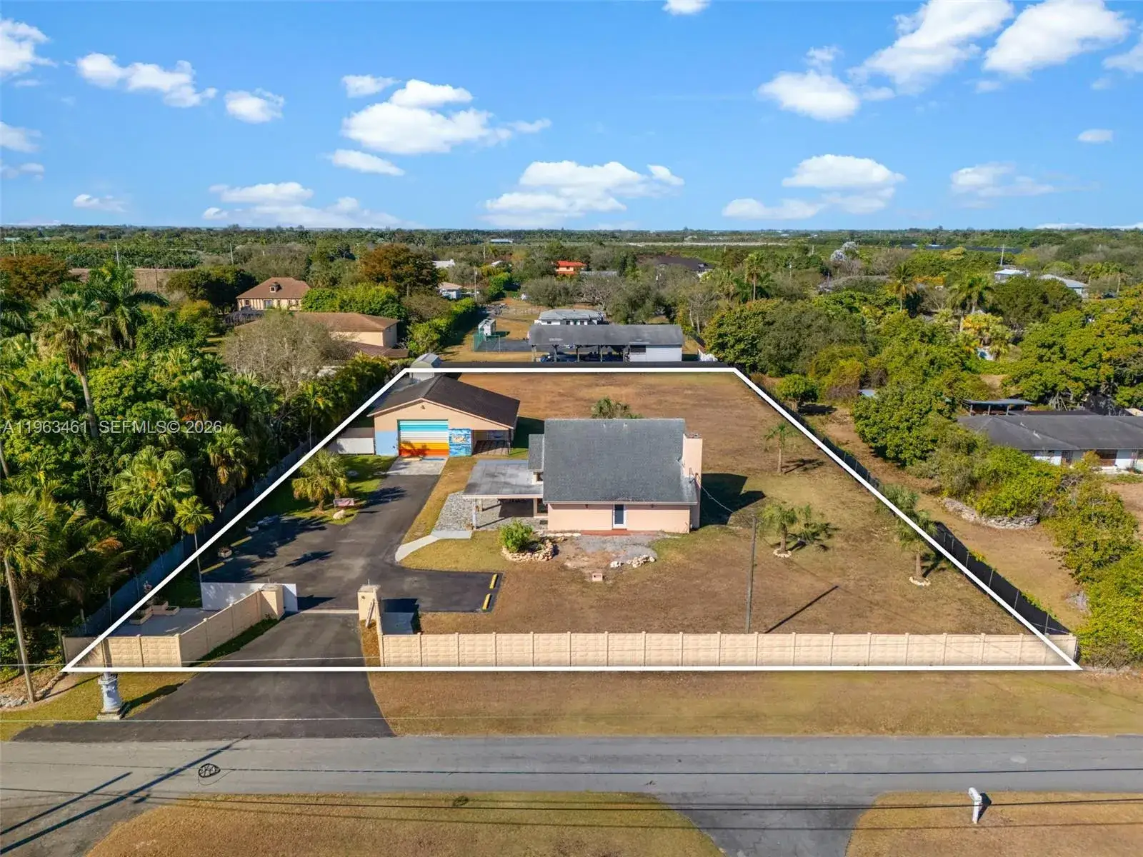 3 bedroom 2 bath Residential for sale at 31050 SW 194th Ave, Homestead FL 33030
