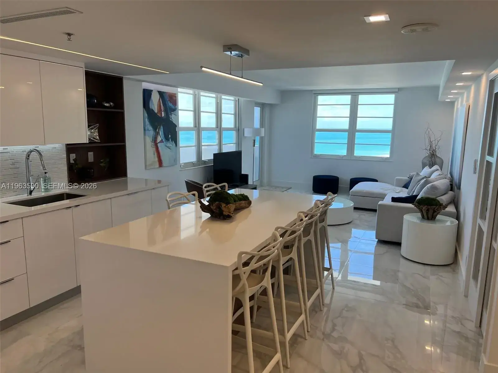 2 bedroom 2 bath Residential Lease for rent at 100 Lincoln Rd # 1548, Miami Beach FL 33139