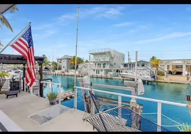 2 bedroom 1 bath Residential for sale at 118 Burgundy Dr, Tavernier FL 33070