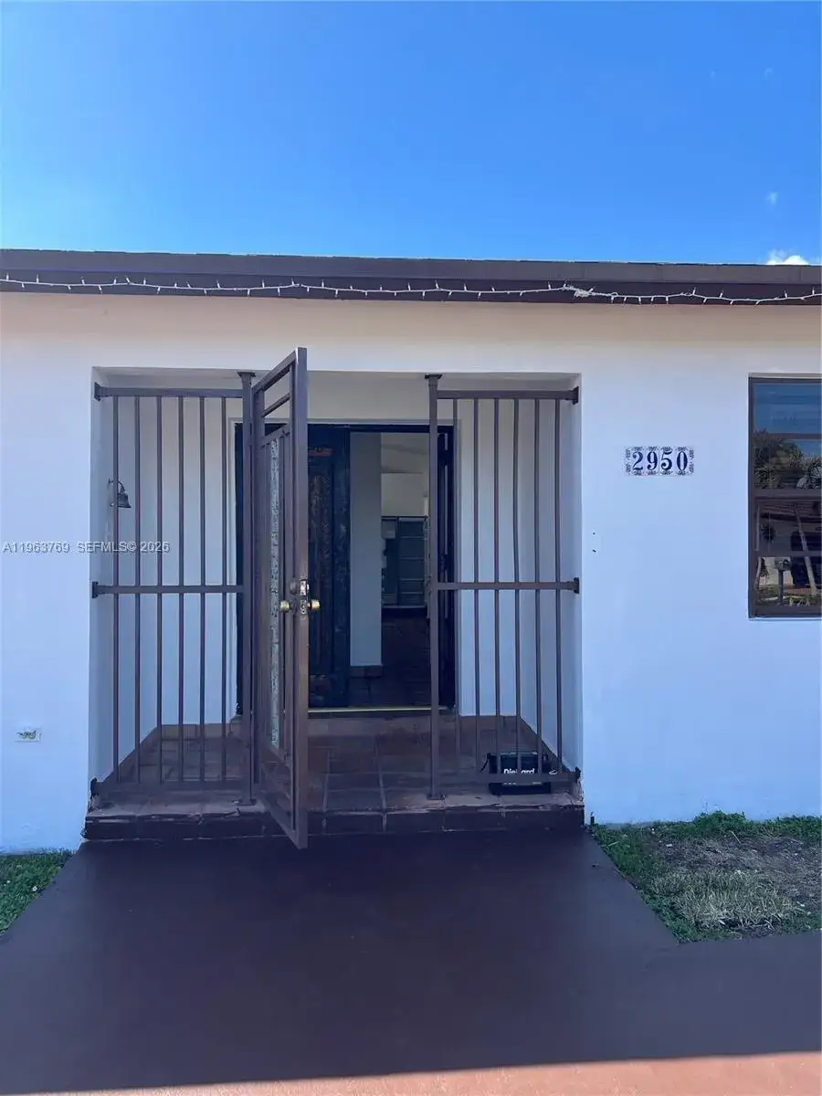 3 bedroom 1 bath Residential Lease for rent at 2950 SW 135th Ave, Miami FL 33175
