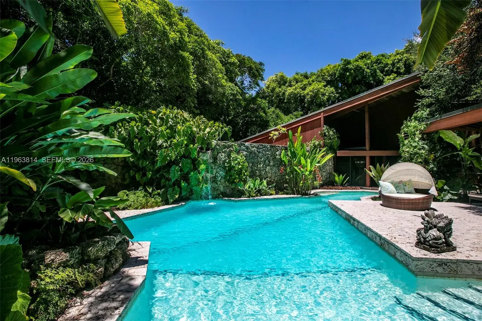 3 bedroom 3 bath Residential for sale at 4895 SW 88th St, Miami FL 33156