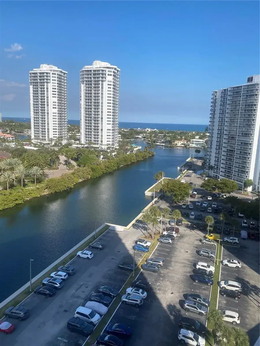 2 bedroom 2 bath Residential for sale at 3701 N Country Club Dr # 1502, Aventura FL 33180