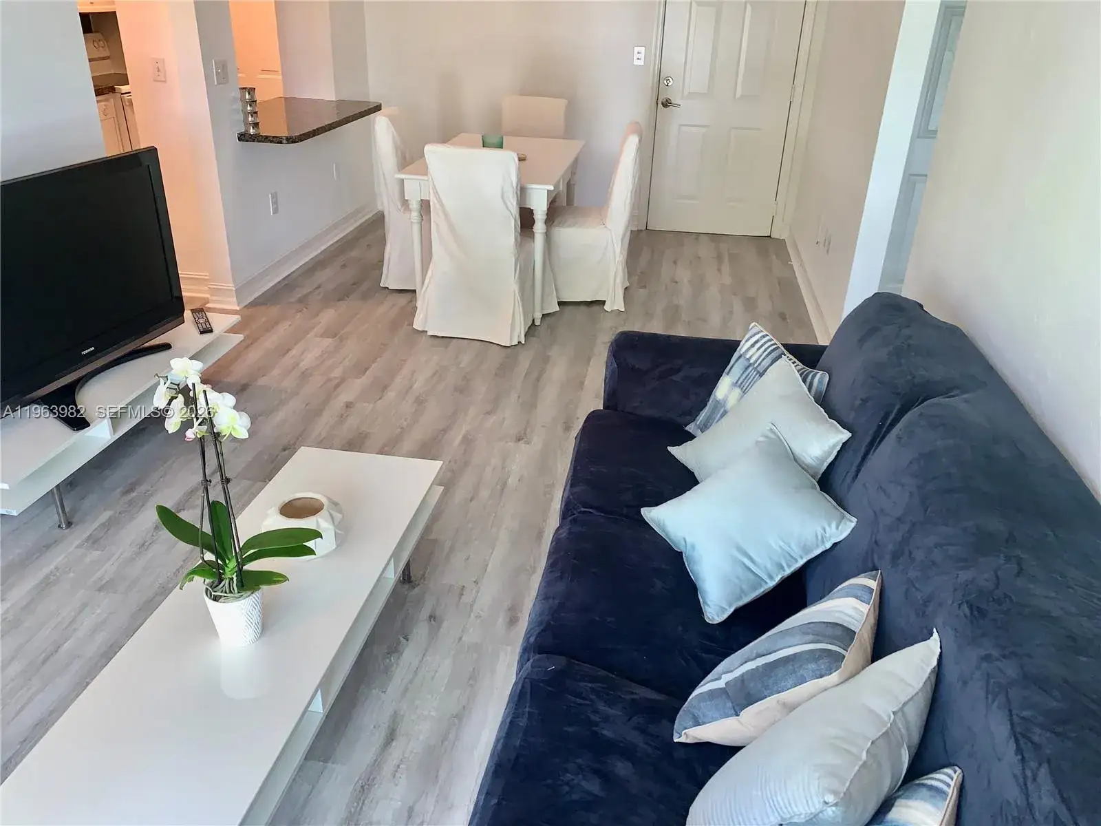 2 bedroom 1 bath Residential Lease for rent at 290 Sunrise Dr # 304, Key Biscayne FL 33149