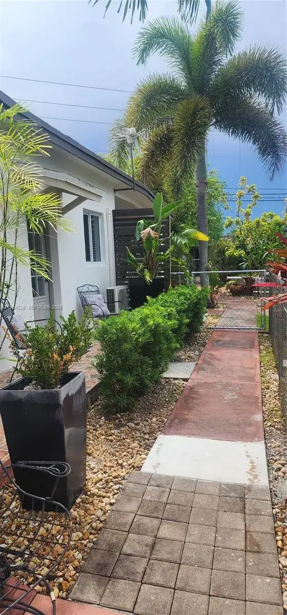1 bedroom 1 bath Residential Lease for rent at 12641 SW 210th Ter # A, Miami FL 33177