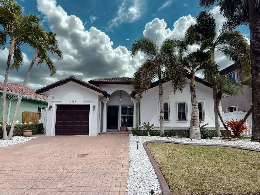 3 bedroom 2 bath Residential Lease for rent at 14469 SW 158th Pl, Miami FL 33196